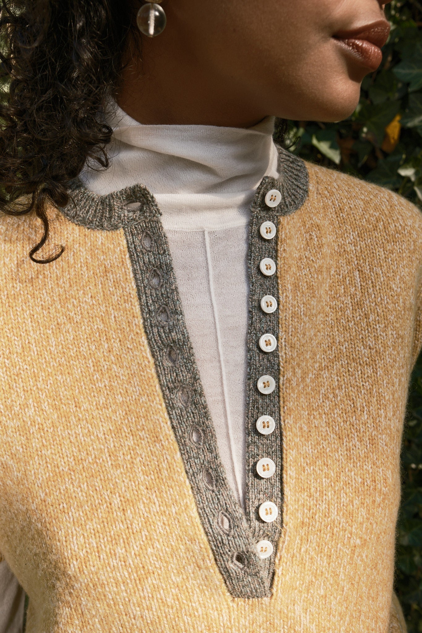 Cecilia Marl Cashmere Henley- Mustard/Dove