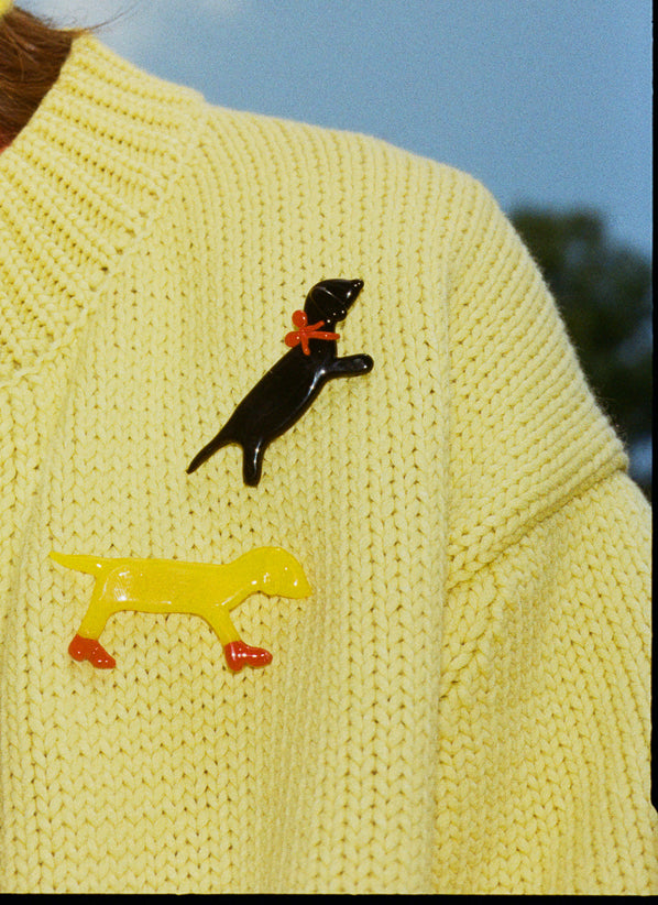 Who's Walking Who? Brooch – Black